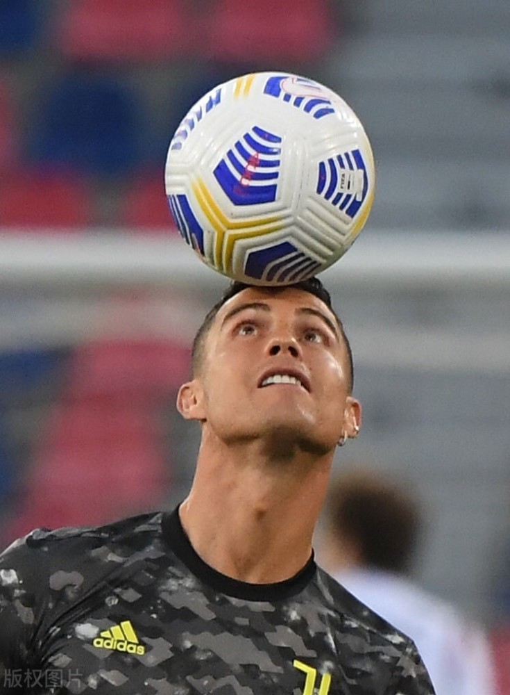  米兰双雄对决AC米兰笑到最后