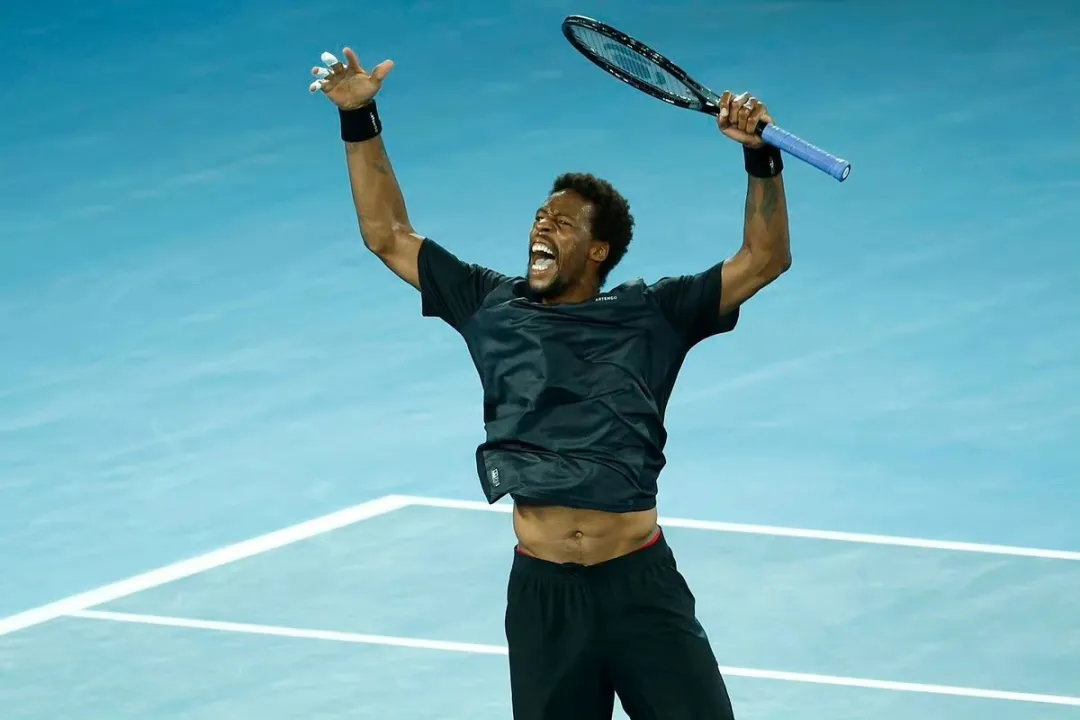  贝雷蒂尼暴力正手发威，速胜对手轻松过关