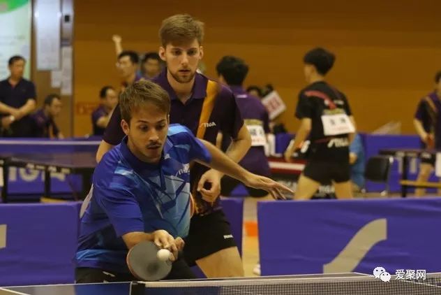  赛前训练开放日，球迷零距离接触球星